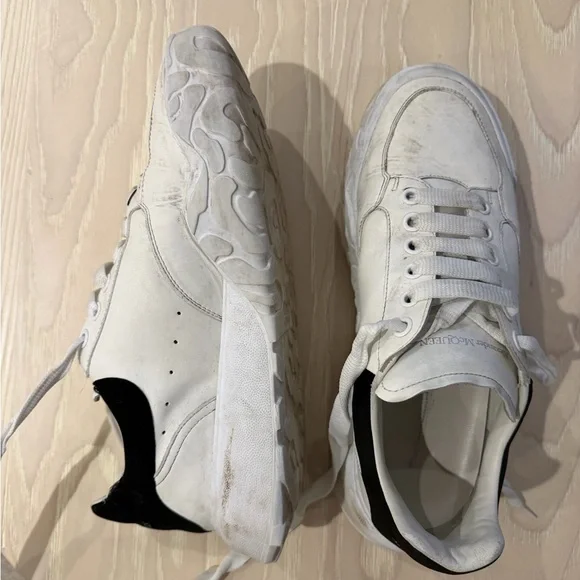 Alexander McQueen Court Shoes - Picture 2 of 4